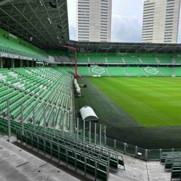 Kusters Bescherming netten in het uit vak van het stadion van FC Groningen